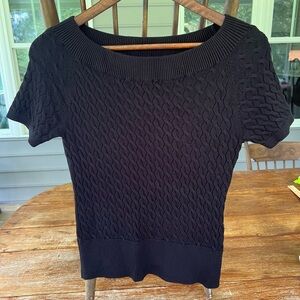 White House Black Market Short Sleeved Knit Sweater Size S Black Scoop Neck Crop